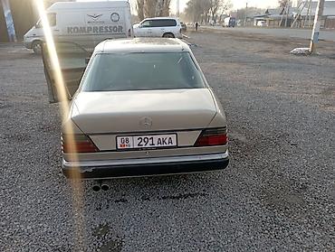 Продажа авто: Mercedes-Benz E-Class: 1992 г., Автомат, Бензин, Седан — 4