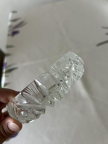 Xrustal külqabı - Material: ağır, qalın divarlı kəsimli şüşə - Forma