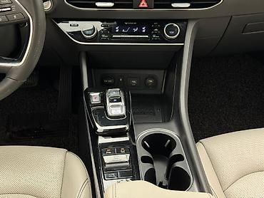 Hyundai: Hyundai Sonata: 2019 г., 2 л, Автомат, Газ, Седан — 8