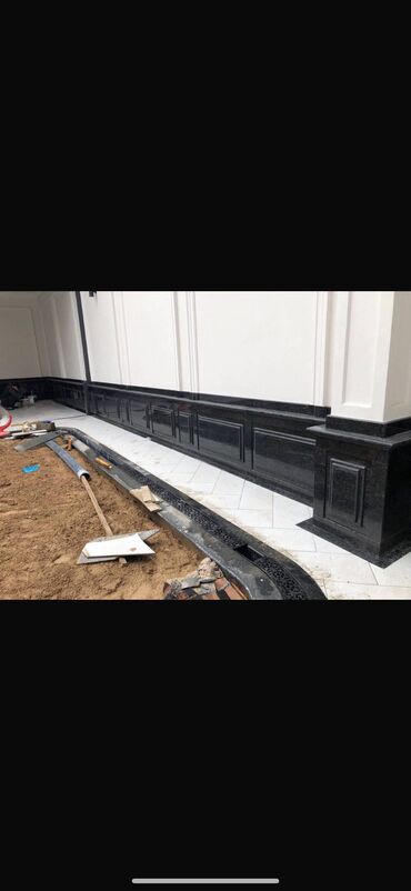 Фасадные гранитные плитки: Гранитные решения для цоколя и фундамента из природного камня - — 1