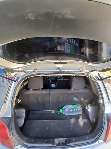 jac s7: Toyota Ist: 2002 г., 1.5 л, Автомат, Бензин, Хэтчбэк — 5