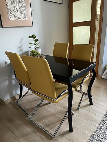 silver kitchen: 🍽️ Продаю стильный комплект для столовой — стол + 4 стула Стильный и — 1