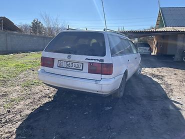 Унаа сатуу: Volkswagen Passat Variant: 1995 г., Кол менен иштөөчү, Дизель, Универсал — 1