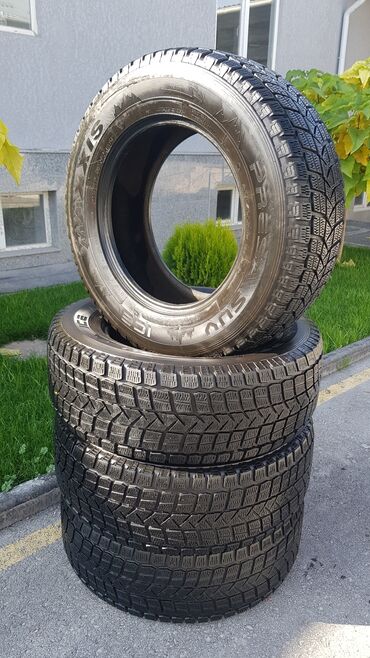 Шины: Шины 265 / 65 / R 17, Зима, Б/у, Комплект, Maxxis