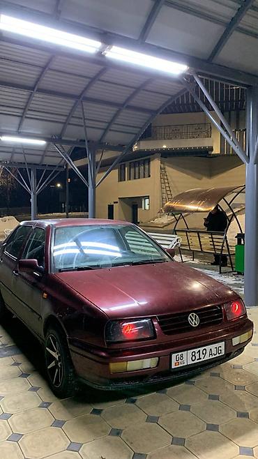Volkswagen: Volkswagen Vento: 1994 г., 1.6 л, Механика, Бензин, Седан — 9