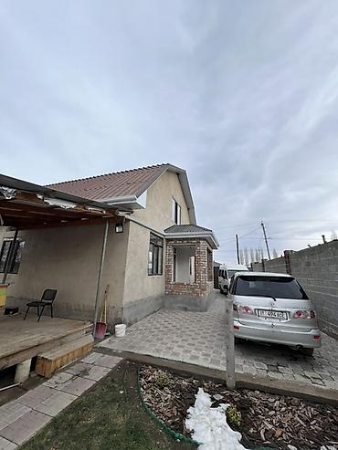 Продажа коттеджей и домов: Продаётся дом с большим участком и хозяйственными строениями. - Жилой — 2