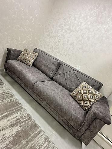 Məhsul: 3 nəfərlik salon divanı. Cox az istifade edilib. Acilir yataq