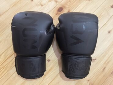 sumqayitda canta: 🥊 Venum Boks Əlcəyi – 14 oz | Yeni | Qara Rəng ✔️ Tam yeni – istifadə