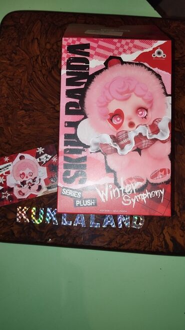 дед мороз на лестнице: Pop Mart x Skullpanda “Winter Symphony” Series Plush - Brend: Pop