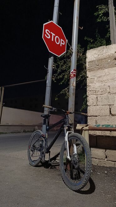 Stəkanlar: Dağ velosipedi 26", sürətlərin sayı: 7