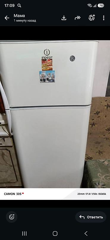 Холодильник Indesit, классическая двухкамерная модель с верхней