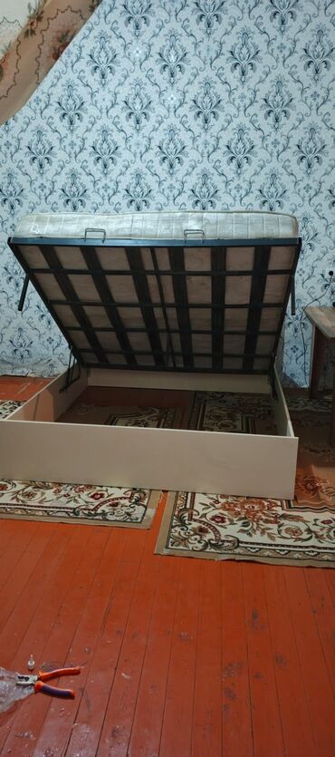 sintifon dosekler: Двуспальная кровать, С подъемным механизмом, С матрасом