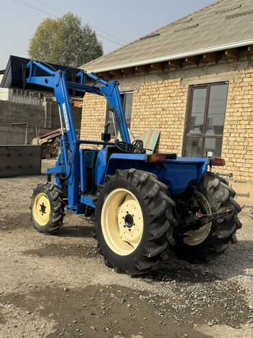 съемник для подшипников: Фронтальный погрузчик на колесном тракторе (мини-трактор) синего