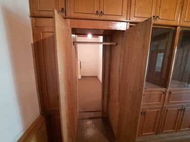 Продажа домов: Дом, 200 м², 12 комнат, Собственник, Старый ремонт at lalafo.kg — 9 Продажа домов: Дом, 200 м², 12 комнат, Собственник, Старый ремонт — 9