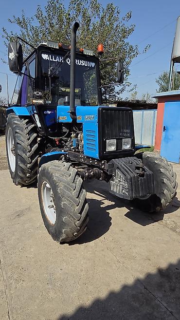 Коммерческий транспорт: Belarus 892 traktoru Texniki xüsusiyyətlər və təchizat: - 4x4 (tam — 1