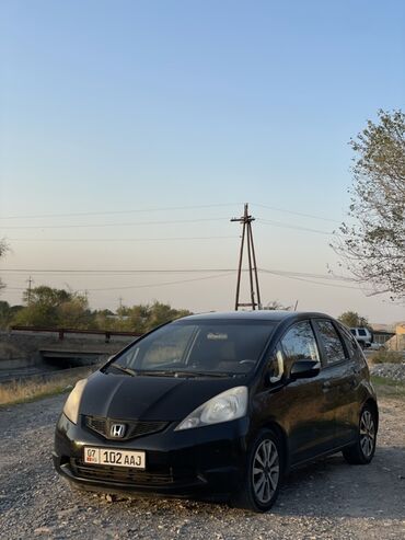 Honda: Honda Fit: 2009 г., 1.3 л, Робот, Бензин, Хэтчбэк