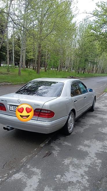 Mercedes-Benz: Mercedes-Benz E 230: 2.8 l | 1996 il Sedan — 12