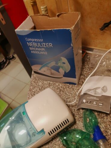 Inhalatori, nebulizatori: Inhalator kompresorski Nebulizer dobar ispravan sa 2 maske. U svojoj — 10