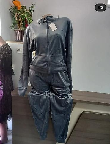 Trenerke plisane
3XL-10xl
2900 din