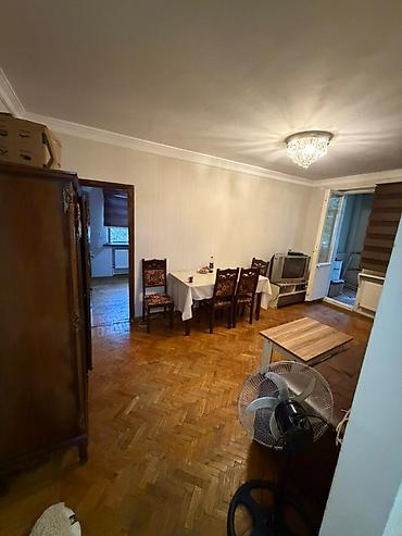 Недвижимость: Diqqət! 1 nəfər otaq yoldaşı xanım axtarılır. evde ana və 9 yaşlı — 10