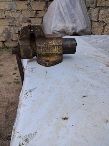 Потолок: 24 x 15 Sm !!! Sekilde Gorunduyu Yerde Defekt Var !!! SUMQAYITDADI !!!