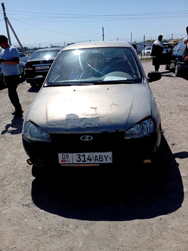продаю авто на рассрочку: ВАЗ (ЛАДА) Kalina: 2005 г., 1.6 л, Механика, Бензин, Седан