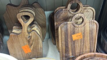 Подносы: Плотная разделочная/серव्हизная доска из настоящей древесины — 1