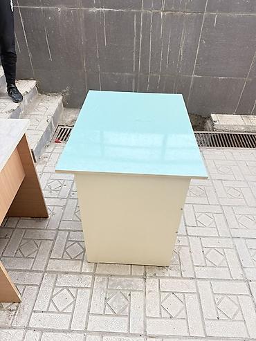 отдам даром стулья: Компактные столики (2 шт.) 1) Столик с мраморной столешницей: - Верх — 4