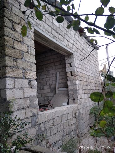 Həyət evləri və villaların satışı: Hövsanda, turkana geden yolda iki otaqli yaritikili ev satilir. Yola -da lalafo.az — 10 Həyət evləri və villaların satışı: Hövsanda, turkana geden yolda iki otaqli yaritikili ev satilir. Yola — 10