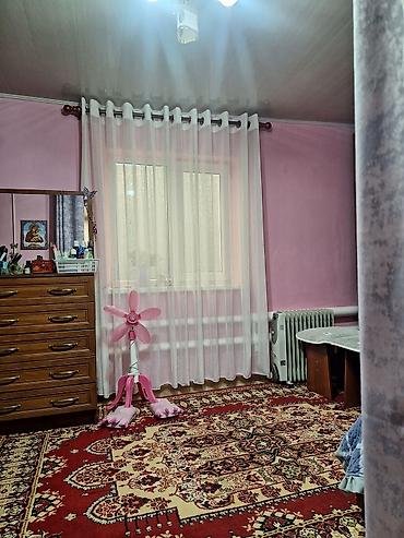 дома киргизия 1: Продаётся уютный дом в районе Карагачёвой рощи Общая площадь 80м² Две — 4