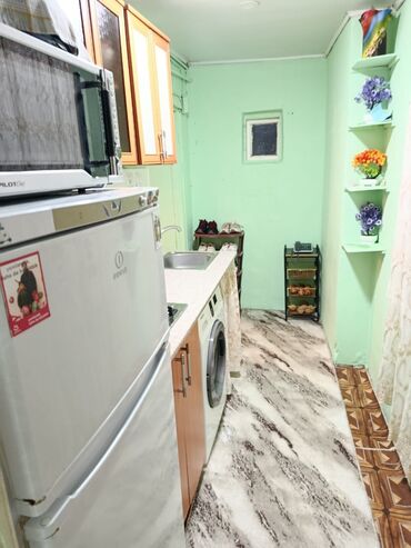 Uzunmüddətli kirayə mənzillər: SATILIR. Nizami metrosu, kubinkada heyet evi satılır . Bir heyetin — 16