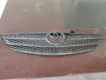 Решетки, облицовки: Решетка радиатора Toyota Оригинал