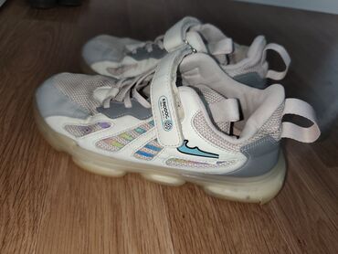 Мокасины и лоферы: Обувь 37р, кожа
спорт обувь 500с 36р — 8