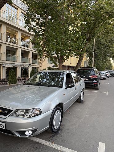 Унаа: Daewoo Nexia: 2009 г., 1.5 л, Кол менен иштөөчү, Бензин, Седан — 3