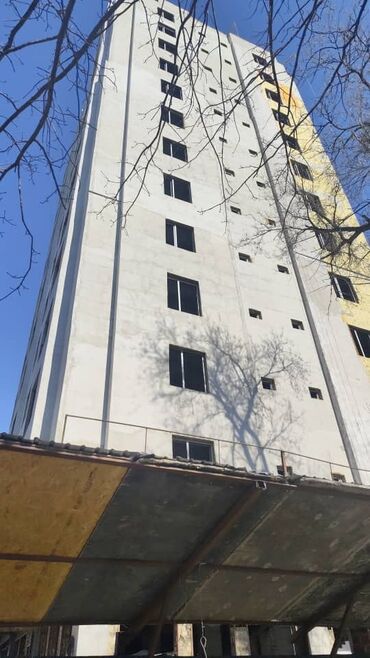 сдается квартира 6 микрорайон: 3 бөлмө, 95 кв. м, Элитка, ПСО (өзү оңдоп түзөтүп бүтүү үчүн)