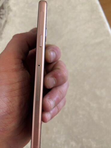 Samsung: Samsung Galaxy A3, rəng - Qızılı