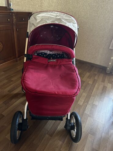 Araba-beşiklər: Yeni kimidir əla vəziyyətdədir. Transformerdir. Tutacaq ön və arxaya — 2