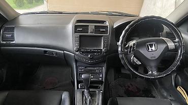 кожаная: Honda Accord: 2003 г., 2 л, Автомат, Бензин, Седан — 4