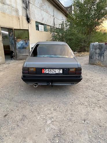 Audi: Audi 100: 1989 г., 2.3 л, Кол менен иштөөчү, Газ, Седан — 3