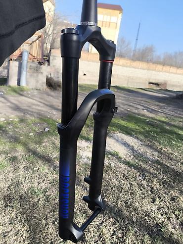 воздушный вилка: Вилка для МТБ RockShox Gold 35 RL 140mm. Состояние вилки:Идеальное — 10