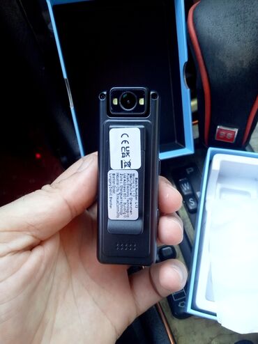 Videokameralar: 180 dərəcə dönən lensə malik bu mini korpus kamera, istifadə rahatlığı — 4