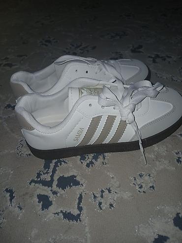 с мехом чернобурка с: Кроссовки adidas Samba - Надпись SAMBA на боковой панели - Мягкий — 2