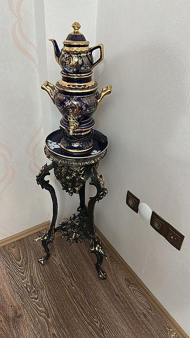 Seçkin Limoges elektrikli samovar dəsti və dekorativ metal stend -