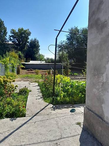 манас бишкек: Продаётся 4-х комнатный дом на участке 11,5 соток в ПГТ "Манас". Дом — 9