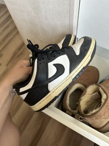 недорогие баскетбольные кроссовки: Кроссовки Nike Dunk Low в классической черно-белой расцветке. Размер