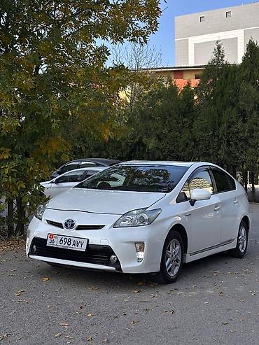 stop: Toyota Prius: 2015 г., 1.8 л, Автомат, Гибрид, Лифтбек — 2