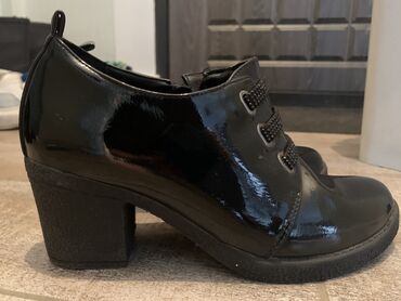 зимние мужские туфли: Туфли 37,5 размер, очень удобные. В отличном состоянии 200 сом Район