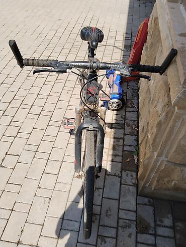Şəhər velosipedləri: Tecili satilir ustunde pas izleri var skorosu isleyir temire ehtiyaci — 1