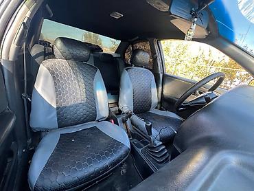 Nissan Primera: 1991 г., 1.6 л, Механика, Бензин, Седан