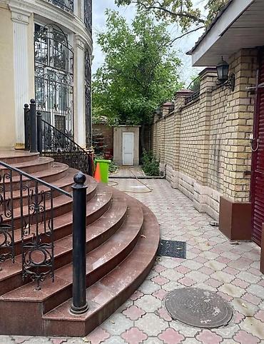 Дома: 700 м², 6 комнат и более, Золотой квадрат — 5